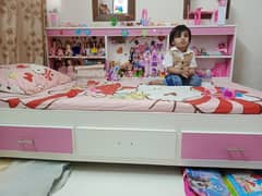 kids  pink bed