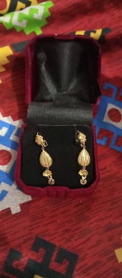 12 karrit gold earrings