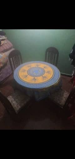 dinning table 4 seater with cover