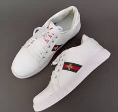 mans Sports Shoes white Eid special offer free delivery all Pakistan