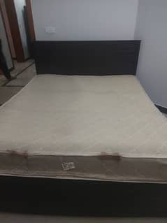 Double bed in excellent condition