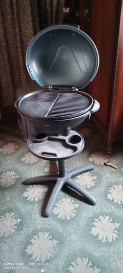 BBQ GRILL FOR SALE LIKE NEW ONLY 1 TIME USED