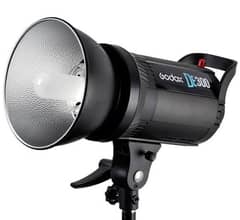 Godox de300 (Barely used, almost new)