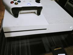 xbox one s 500gb mint condition with 1 wireless