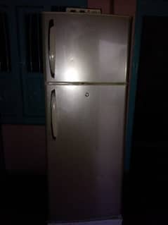 Haier refrigerator top freezer HRF-255H