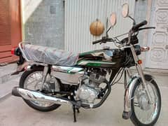 Honda CG 125 2023 special edition only 4600km (0/3/2/0/4/0/9/2/4/2/9)