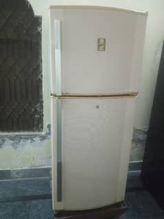 dawlance refrigerator condition 10 by 9 urgent sale