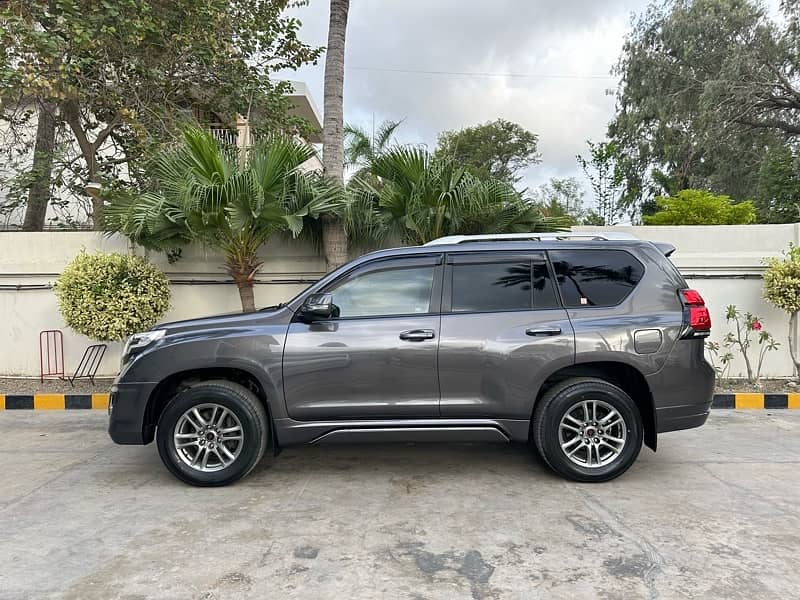 Toyota Land Cruiser Prado 2013 reg 2018 TZG 4.0 First Hand Brand New 5