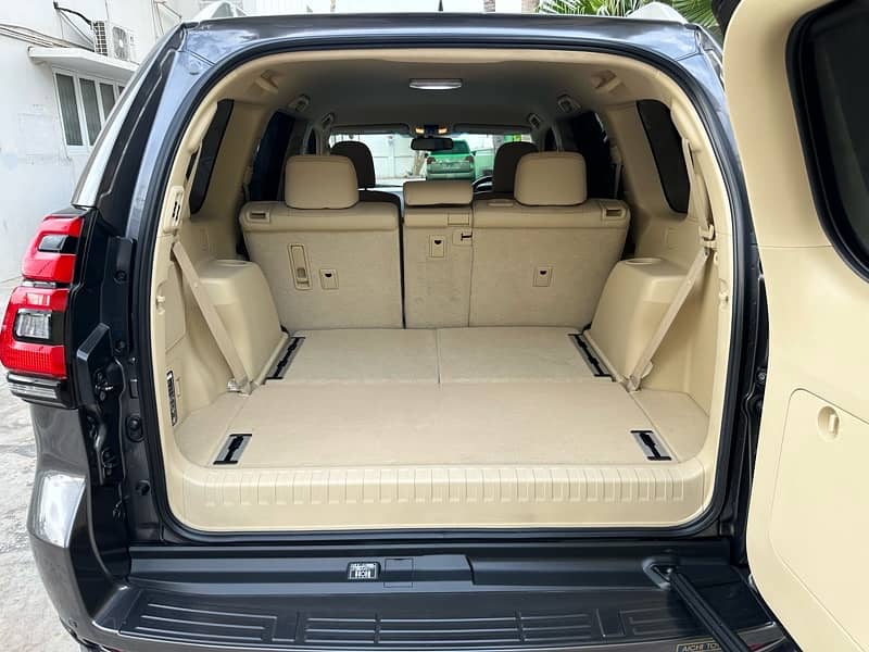 Toyota Land Cruiser Prado 2013 reg 2018 TZG 4.0 First Hand Brand New 16