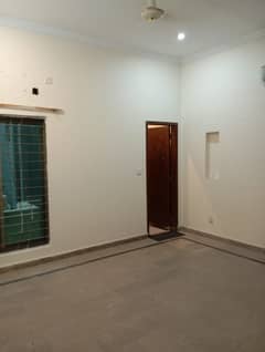 14 marla upper portion for Rent in cavalry ground Ext officer calony