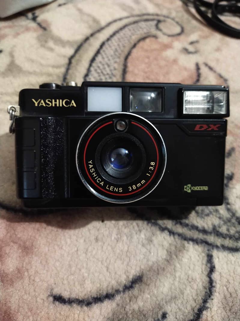 Yashica MF2 - Super Camera 0