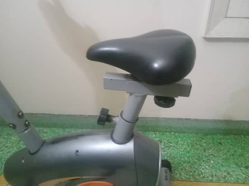 Easy-to-Use Electrical Bike for Home Workouts 2