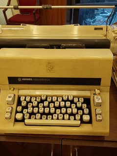 Typewriter Hermes Ambassador