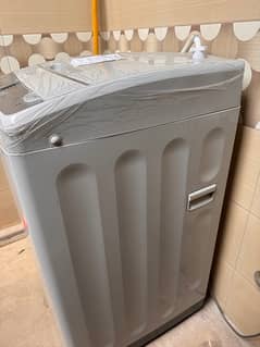 Fully automatic washing machine in new condition