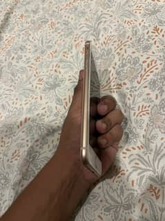 Iphone 8plus (gold colour)