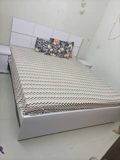 King size bed with 2 side tables (without mattress)