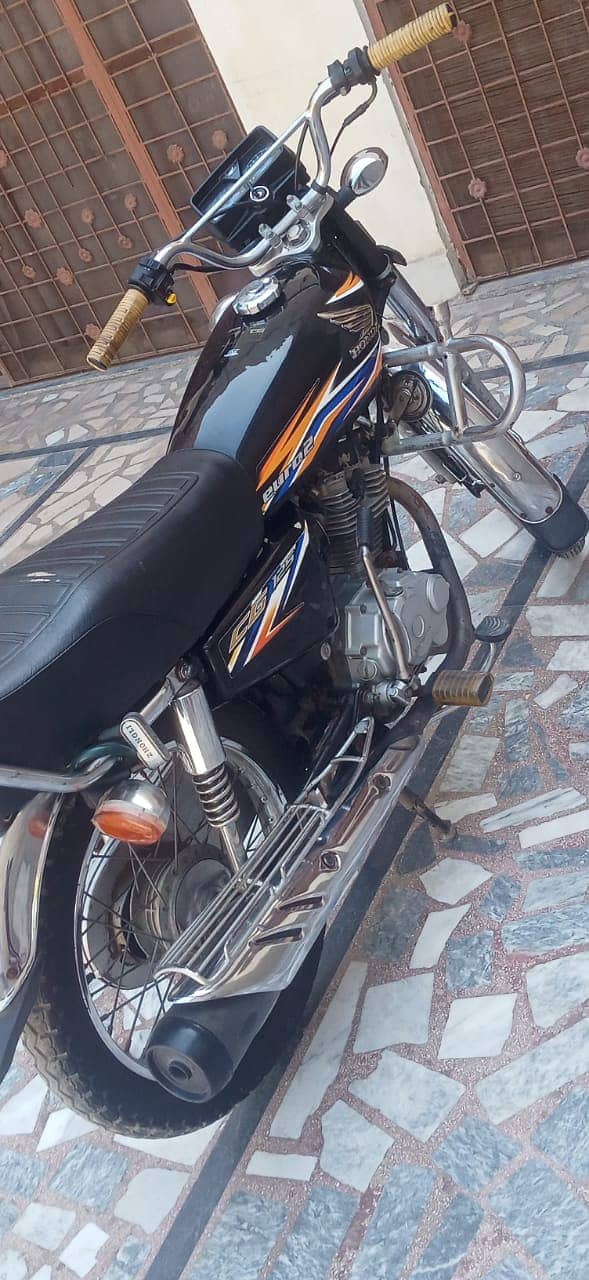 125 motor cycle behtreen condition available for sale 2