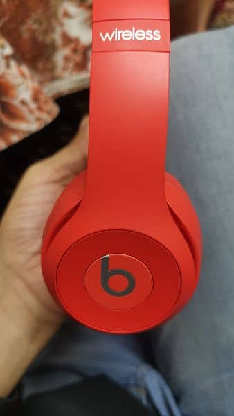 Beats Solo 3 Special  Edition 0