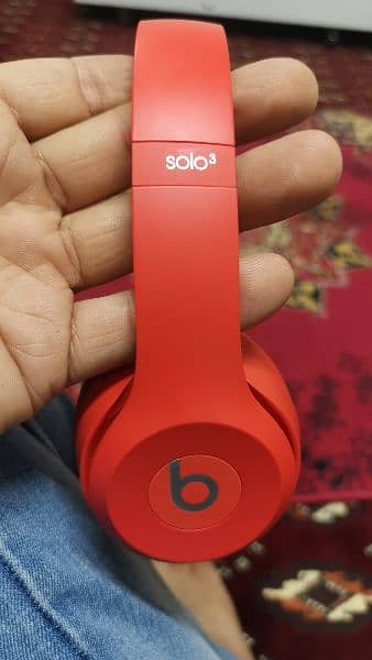 Beats Solo 3 Special  Edition 1