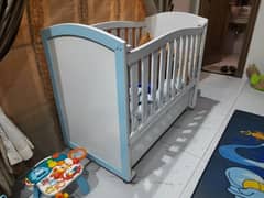 Baby wooden cot with drawers