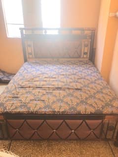 iron bed (16000)