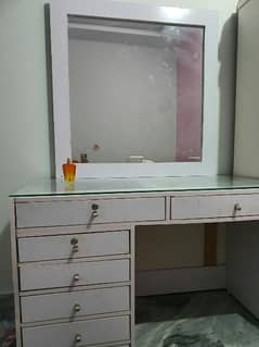 dressing table with transparent mirror