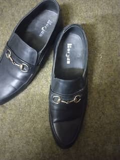 BRANDED SHOES 3 PAIRS IN NEAT CONDITION