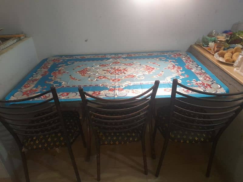 Tempered Glass Table with 3 Iron Chairs 8