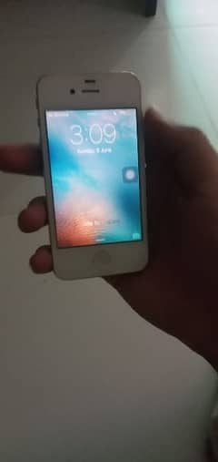 iphone  4s pta proved  hn s8m chalti hn only call 03211165562 no chat