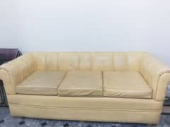 Sofaset urgent sale .  negotiable