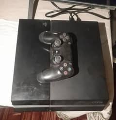 Ps4 500 gb with 2 controllers
