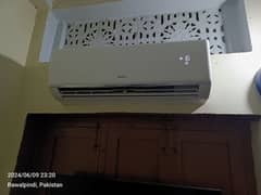 Gree 1 ton split Ac Non inveter  Heat and cool