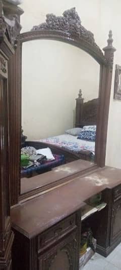 MIRRORED furniture for sale