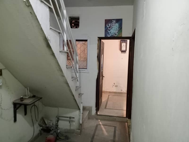 3.5 MARLA UPPER PORTION FOR RENT IN PEER COLONY 3