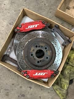 AFTERMARKEET BREAKS ROTOR for good grip brembo pads replacement.