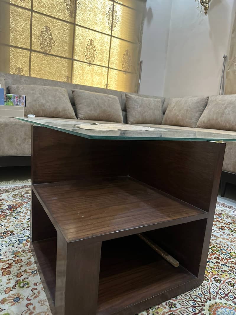 Center Table with Cushions 4