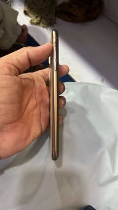 iPhone xs max hy or better 82 hy