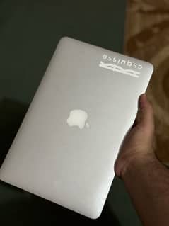 Macbook Air Mid 2012 ( 11 inch )