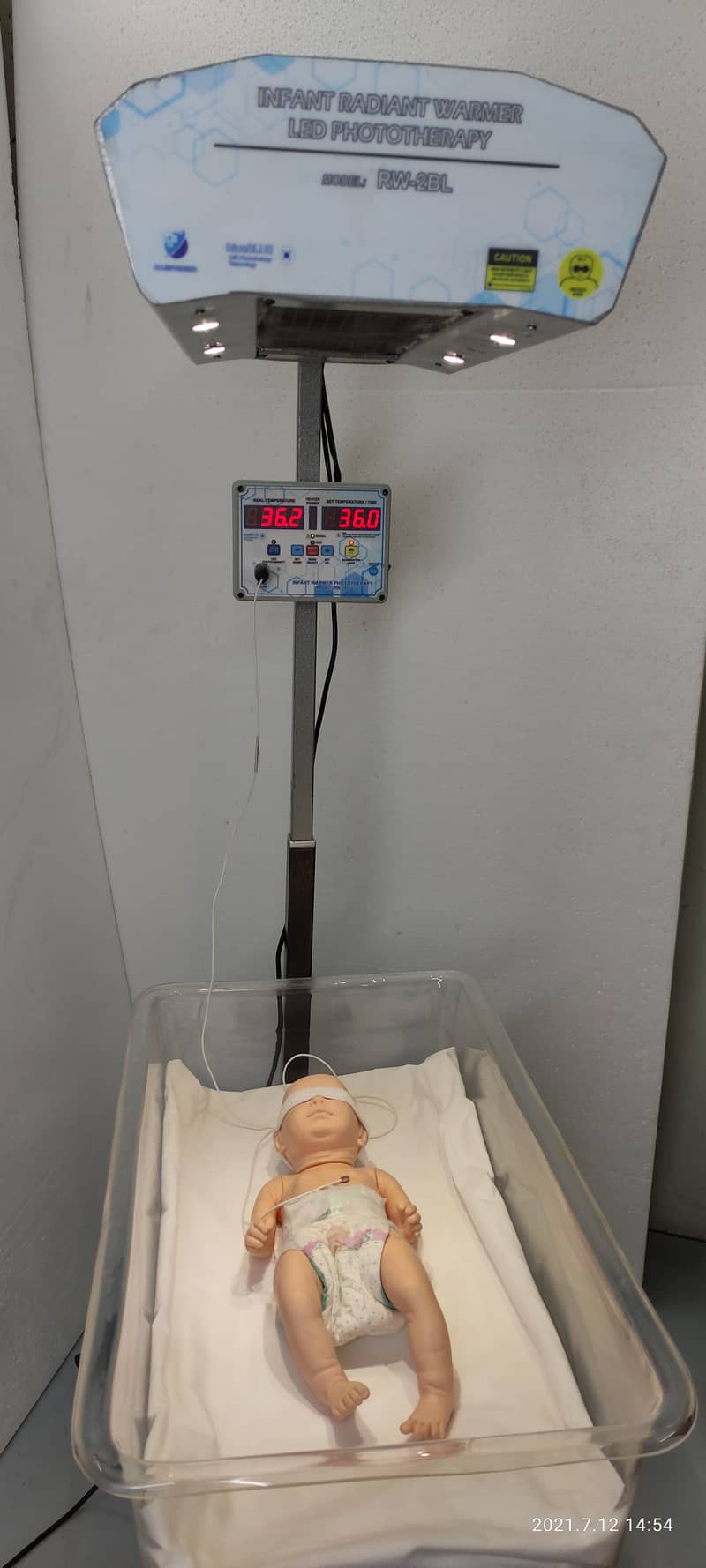 BL-60D LED PHOTOTHERAPY LIGHT and Infant Warmers incubator new Rental 11