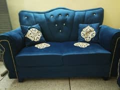 1,2,3seaters sofa set hai. new condition only 4months used.