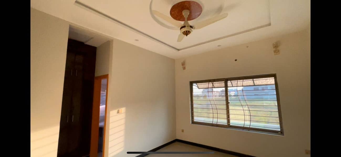 1 Kanal House For Sale In Top City 1 Block B 13