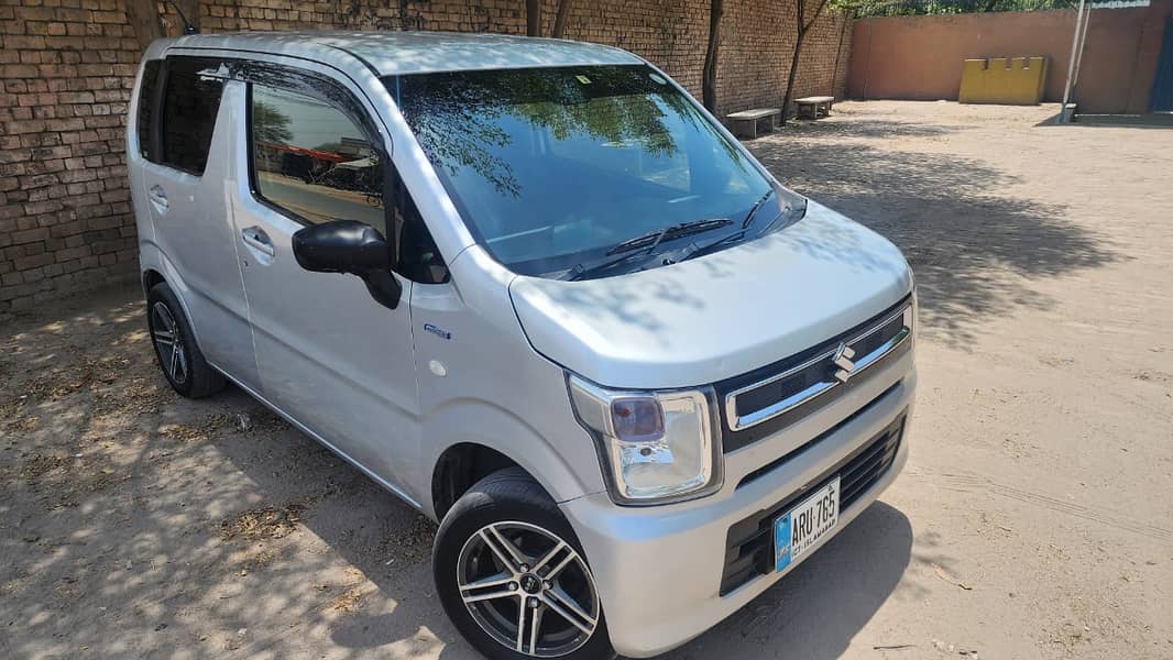 Suzuki Wagon R Stingray Hybrid X 2020 1