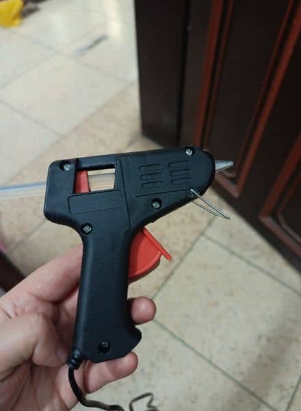 mini glue gun 50 watt and 60 hz 2