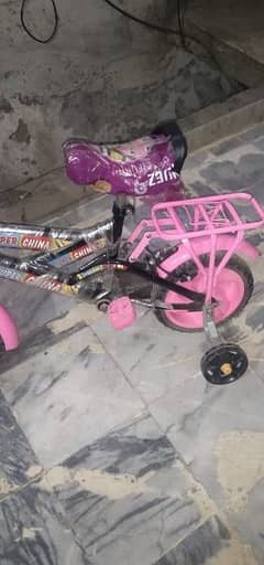 girls cycle pink colour