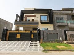 10 Marla House In Only Rs. 38000000