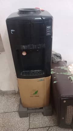water dispenser with fridge