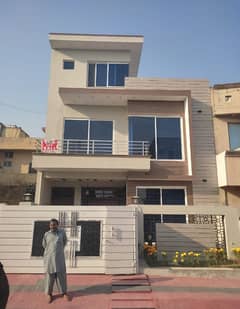G-13/1 Used House 25x40 for sale