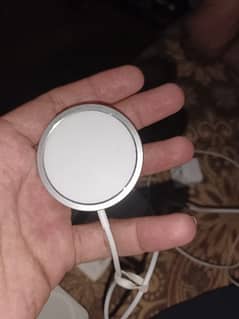 magnetic apple charger 10 by 10 condition