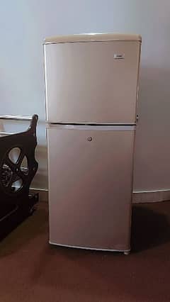 haier frige 1 year use orignl condition orignal gas cool out class