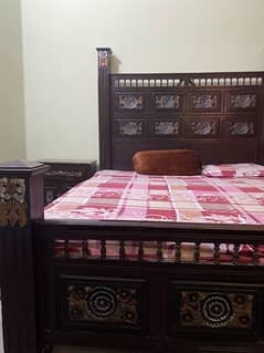 wodden bed set and dressing